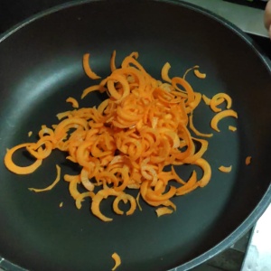 Espaguetis de calabacín y zanahoria